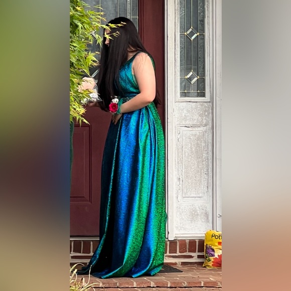 blue/green A-line prom dress with pockets - Picture 2 of 3